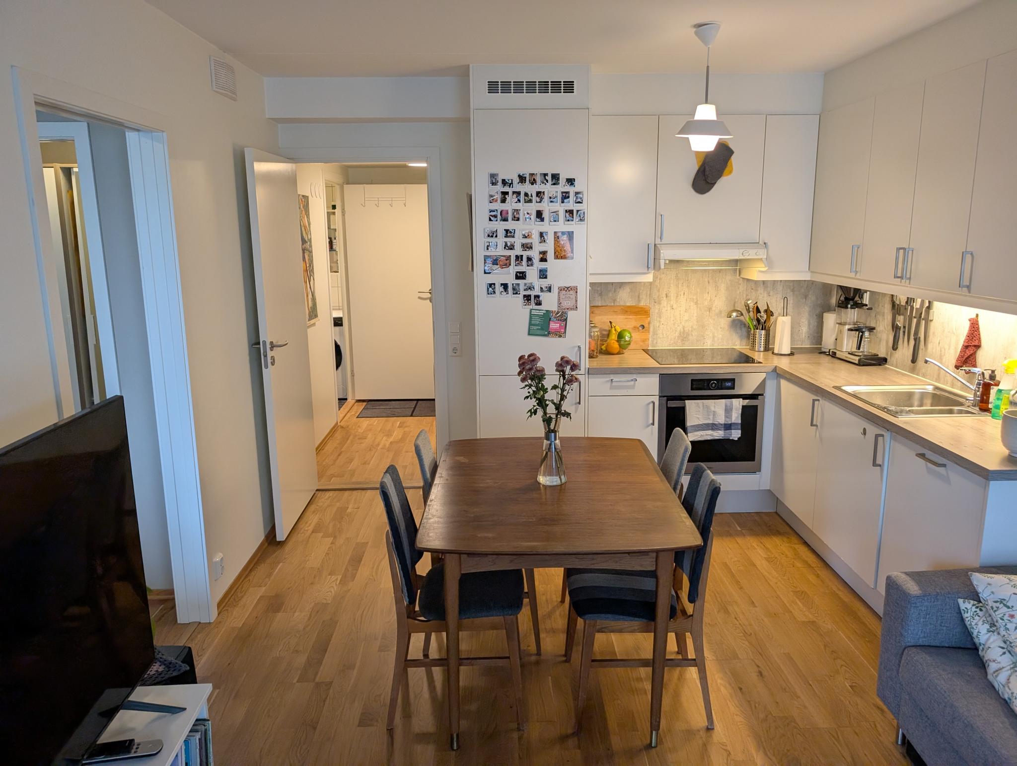 Stue med Åpen kjøkken